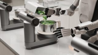 Der humanoide Roboter R1 beim Kochen in einer Profiküche. (Copyright: Robbyant)